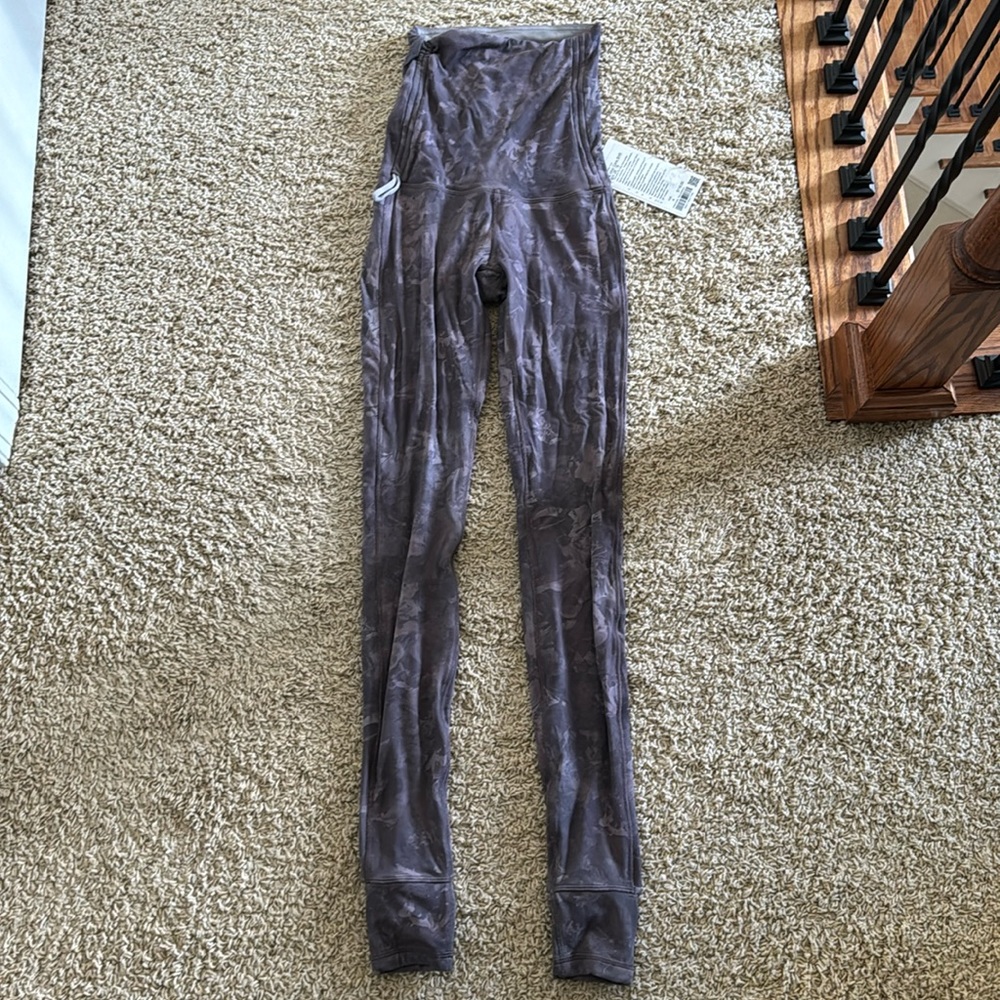 Lululemon hug your core SHR tight 28 inch
